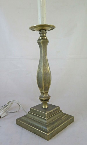 Vecchia lampada tavolo in - lampada,