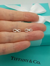 Autentici orecchini a perno in argento sterling Tiffany & Co. Infinity