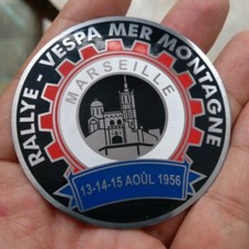 VINTAGE Vespa Placca Badge