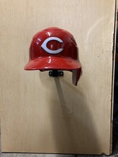 Casco da baseball attacco a parete frontale. Corsa, militare, calcio