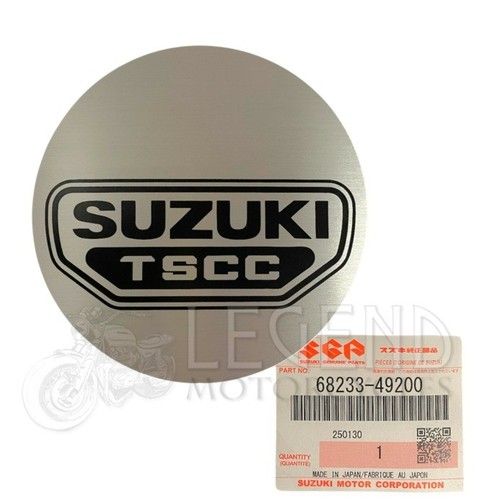 Emblema coperchio motore