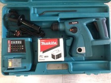 Trapano a percussione Makita BHR200 senza fili 24V SDS + caricatore e custodia nuovi 3,1Ah