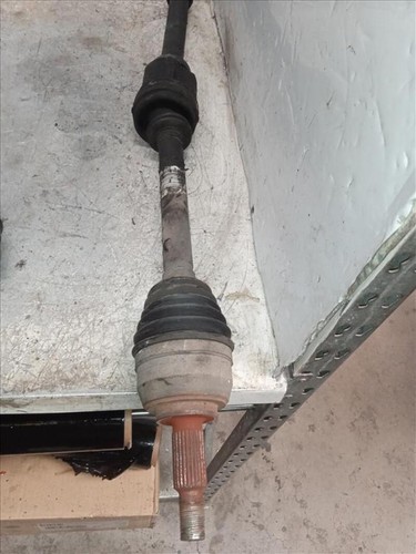 8200436366 semiasse anteriore