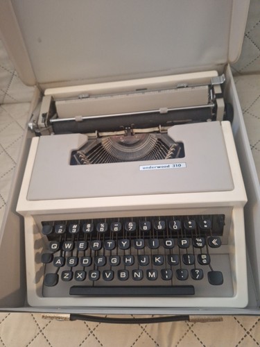 Vtg olivetti underwood manual - vtg,