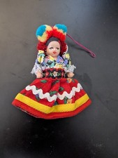 Bambola ungherese vintage da