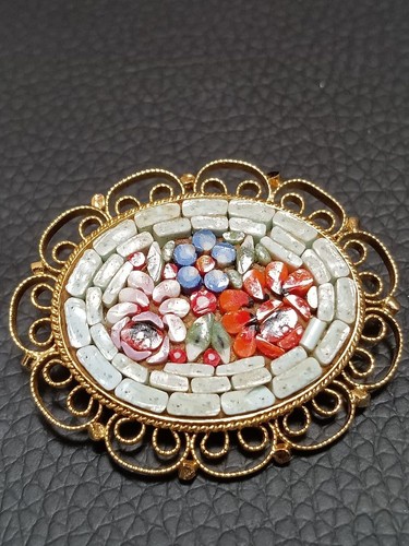 Antica spilla micro mosaico