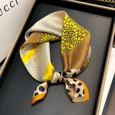 Sciarpa quadrata pura seta