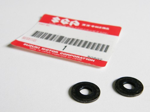 Suzuki petcock bolt - petcock, gasket