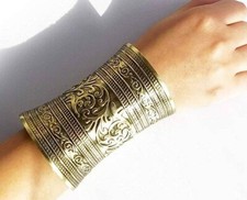 Bracciale fatto a mano in lega