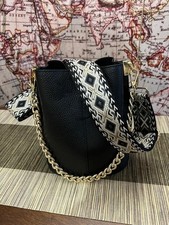 Borsa secchiello ragazza donna vera pelle nera con tracolla fantasia