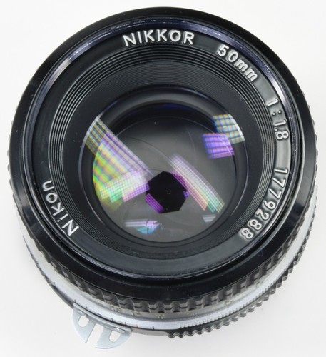 Nikon nikkor 1 - mm, 1,8