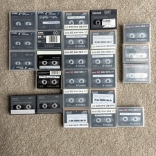 Lotto di 25 nastri audio DAT