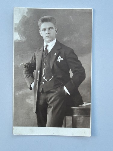 Giovane ragazzo ritratto 1927 - ritratto,