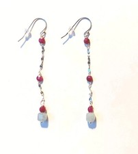 Orecchini in argento 925 e pietre con cubi di acquamarina faccettata e rubini 