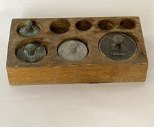 Lotto n. 1321 - Antichi Pesi Per Bilancia