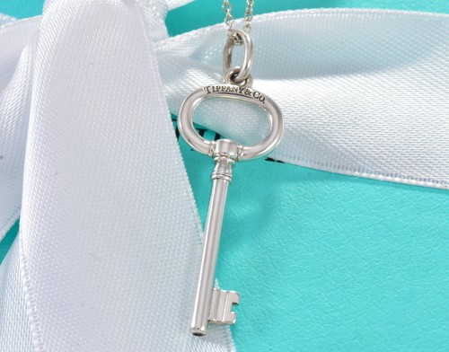 Collana con ciondolo chiave