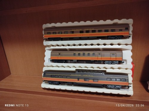 Set tre carrozze usa - tre, rivarossi