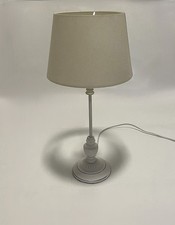 Lampada da tavolo stile