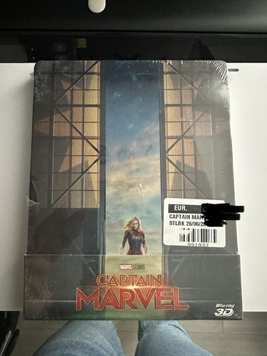 Captain marvel steelbook blu - captain,