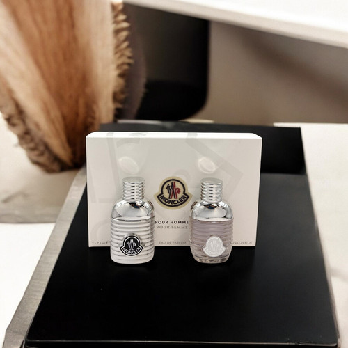 Moncler set miniatures pour - moncler,