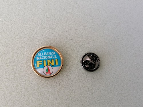 Distintivo pin badge spilla - distintivo,