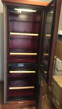 Vetrina vini marchio IP in radica ottime condizioni, h2,10 l.1,10 profondità 1,2