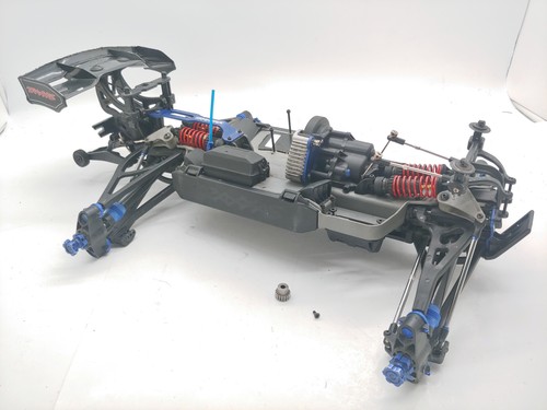 Raro traxxas e revo - traxxas, e-revo