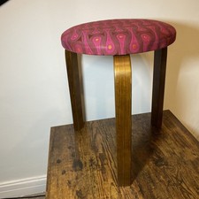 Sgabello Artek Maharam Edition