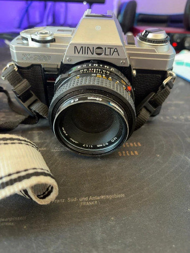 Minolta 300 con obiettivo - minolta,