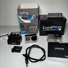 GoPro HERO4 Silver Edition Action Camera Con 4 Batterie e Scheda di Memoria