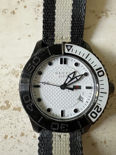Gucci city analog wristwatch - gucci,