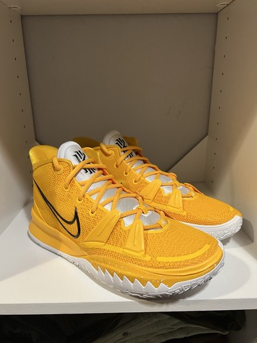 Nike kyrie university - nike,