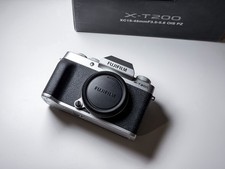 Fujifilm X-T200 APS-C Mirrorless - 1 Year Warranty, Perfectly Working Fuji XT200