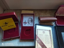 Eleganti astucci vintage vuoti