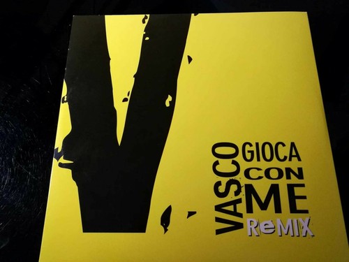 Vasco rossi gioca con - rossi,