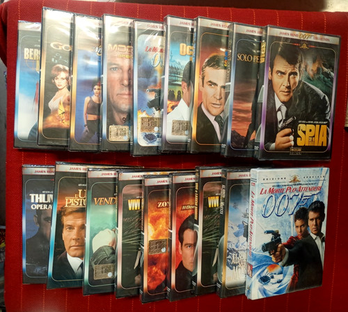 James bond 007 collection - james,