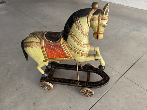 Antico cavallo giocattolo - cavallo,
