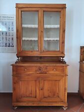 Coppia di credenze da cucina intagliate in legno di ciliegio, fine XIX secolo