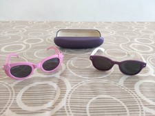 Coppia di occhiali da sole da