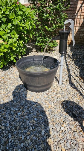 Fontana acqua pompa - , pozzo