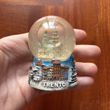 PALLA DI VETRO CON NEVE TRENTO ITALIA IDEA REGALO ??