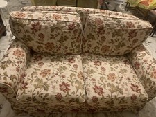 divano 2 Posti Chateau D'Ax In Tessuto Damascato