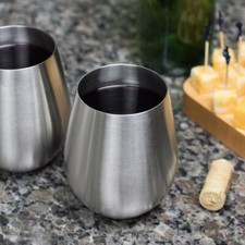 Bicchieri da vino in acciaio