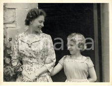1959 WINDSOR CASTLE Queen Elizabeth with her daughter Princess Anne - Photo