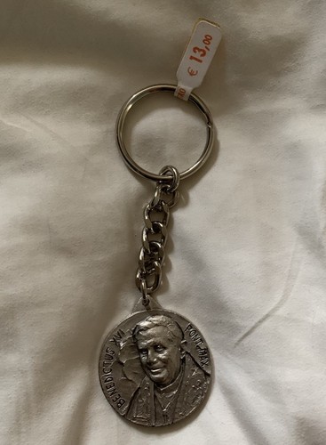 Keychain metal pope benedict - pope,