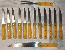 Set Arrosto 14 Pezzi - 12 Coltelli da Tavola, 1 Forchettone, 1 Coltello lama 22