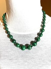 COLLANA A TORRE LUNGA 45 CM PIETRE MALACHITE COLORE VERDE