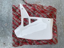 FIANCATINA LATERALE  APRILIA 50 125 250 ENDURO CARTER LATERALE PLASTICA 041