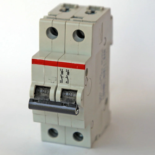 Interruttore automatico - interruttore,