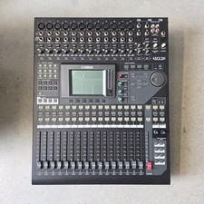 Yamaha 01V96i 32-mono/4-stereo